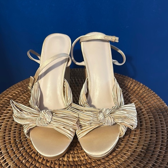 New Women’s VETASTE Pleated Bow Knot Platform Heeled Sandals Size 10 - Picture 2 of 8